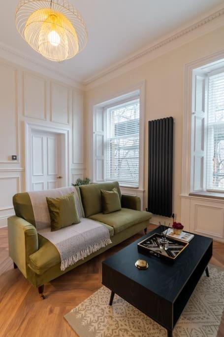 The Devonshire Suite - Your 5 Star West End Stay! Glasgow Exterior photo